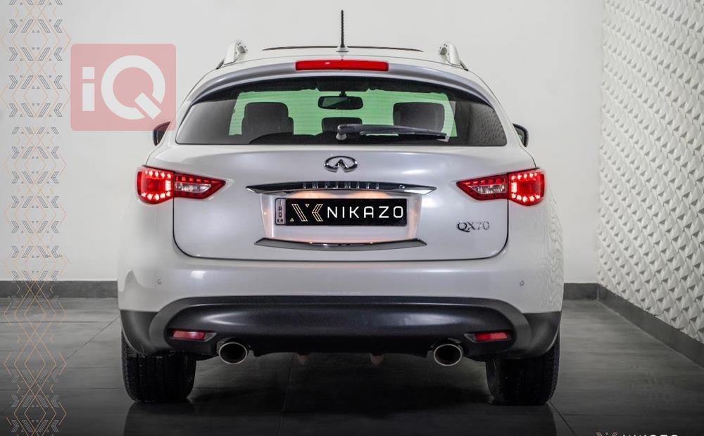 انفنتي QX70